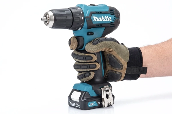 Дрель-шуруповерт аккумуляторная Makita DF333DWYE